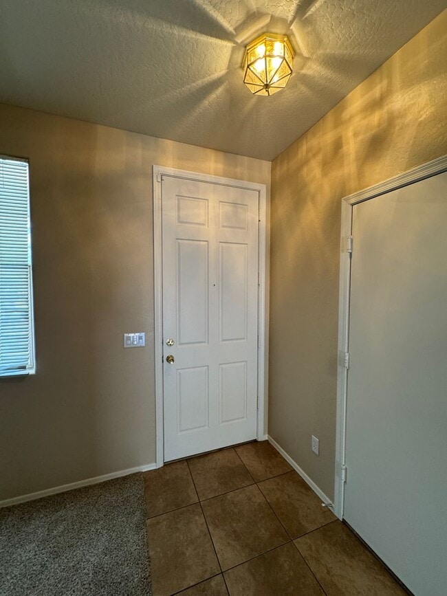 Building Photo - Large home with great sized kitchen and loft!