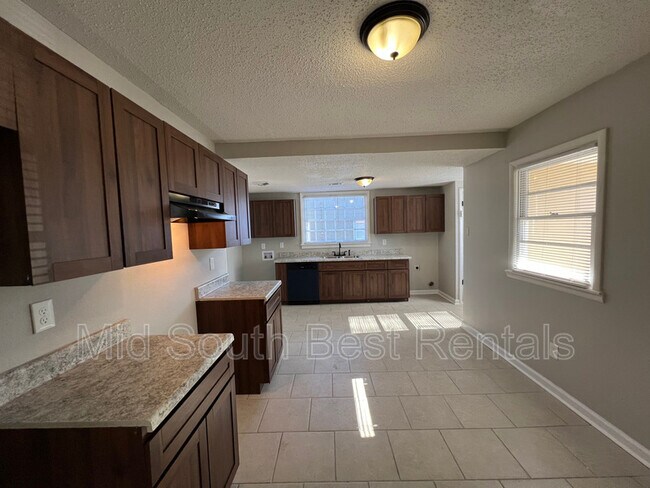 Building Photo - 3650 McDuff Ave