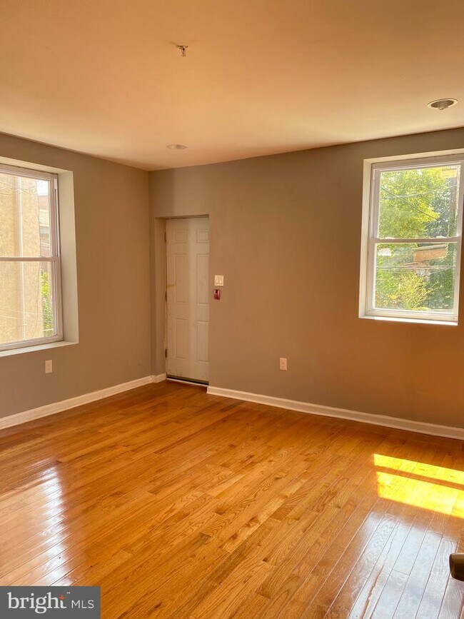 Foto del edificio - 5108 Springfield Ave