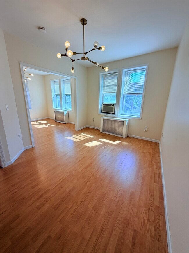 Building Photo - 103 Westover Pl