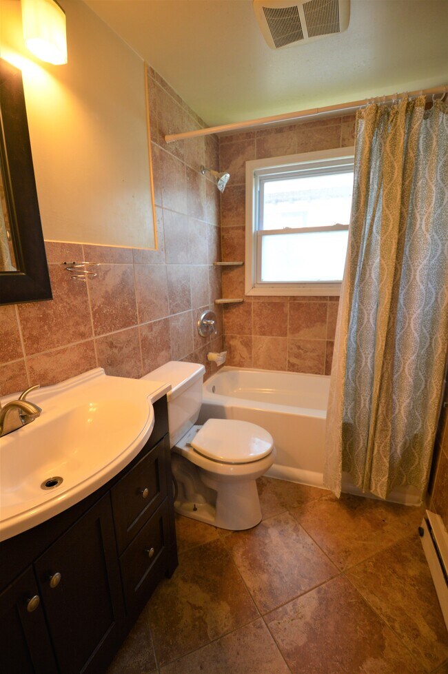 Building Photo - 34 Olcott St