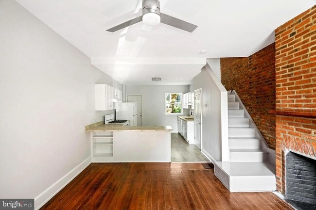 Photo - 937 N American St Townhome