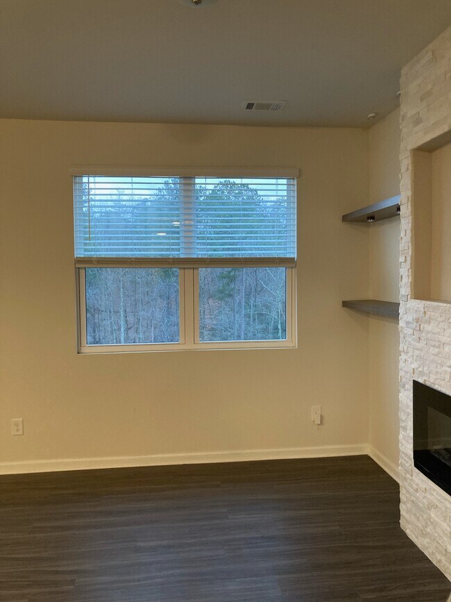 Foto del edificio - 6371 Mountain Home Way SE