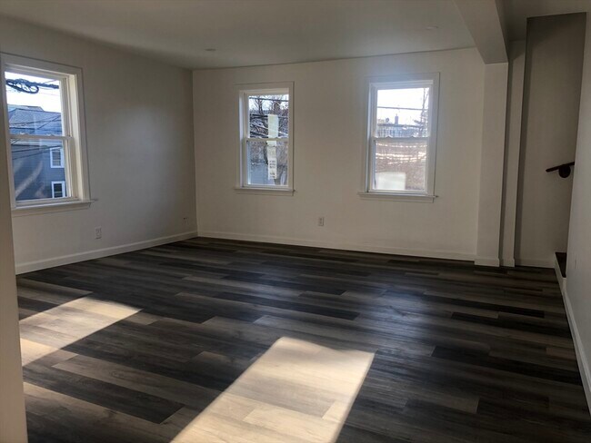 Foto del edificio - 57 Bloomingdale St