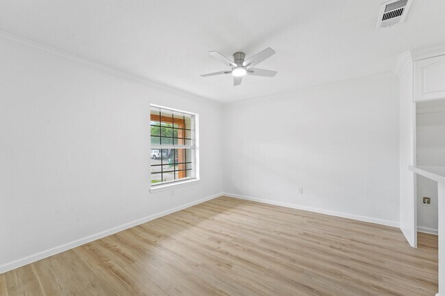 Foto del edificio - 406 Riverbend St