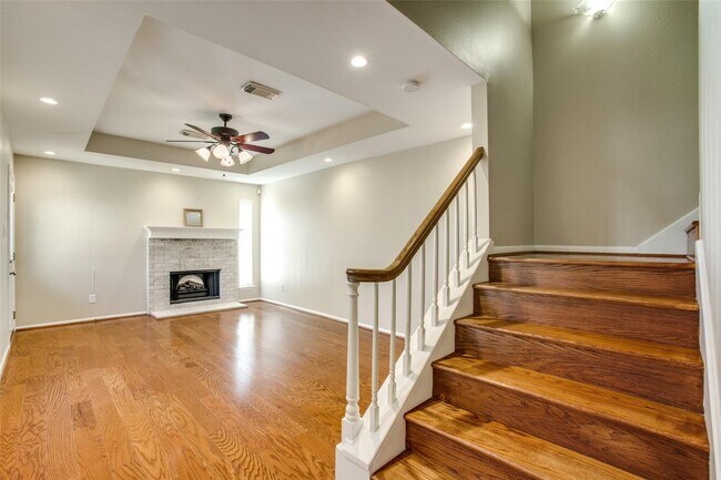 Building Photo - 11658 Lakeside Park Dr