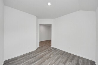 Building Photo - 6003 Bella Breeze Dr