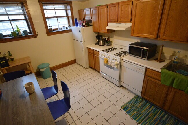 Foto del edificio - 854 W Waveland Ave