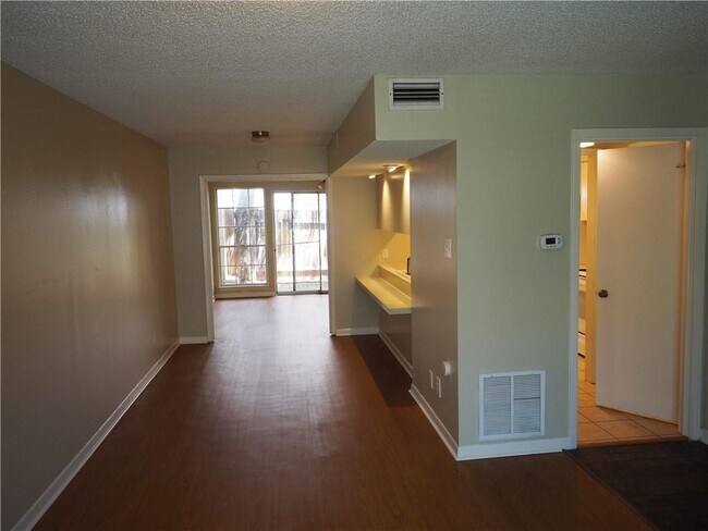 Foto del edificio - 2316 Enfield Rd