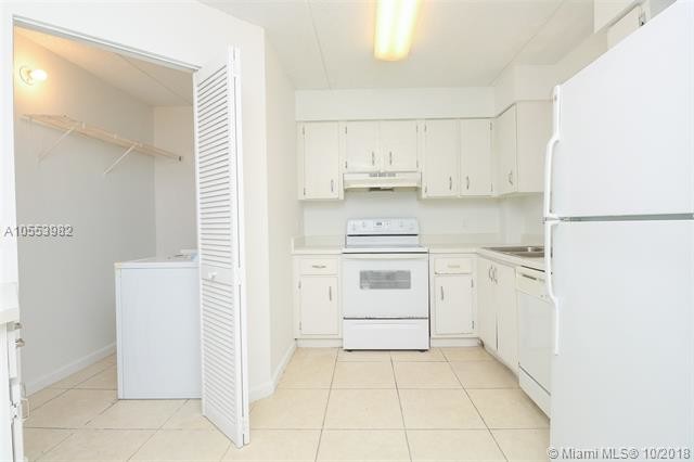 Foto del edificio - 6115 NW 186th St