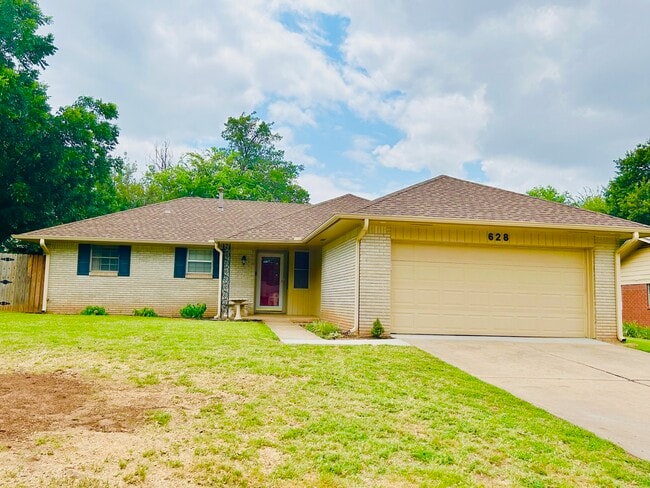 Building Photo - 628 Reynolds Rd
