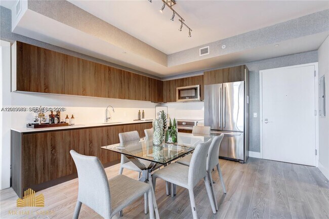 Foto del edificio - 2960 NE 207th St