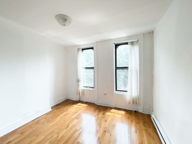 Building Photo - STARR STREET / Spacious Bushwick 2-Bed 1-Bath / Amazing Location