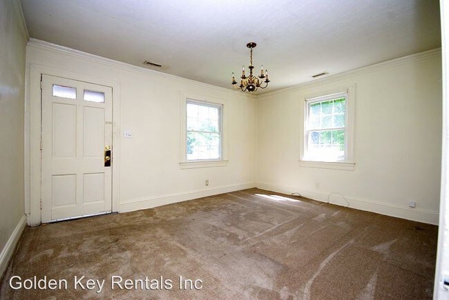 Building Photo - 2 br, 1 bath House - 410 W. Ash St.