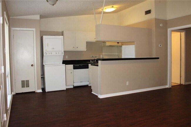 Foto del edificio - 606 W 51st St