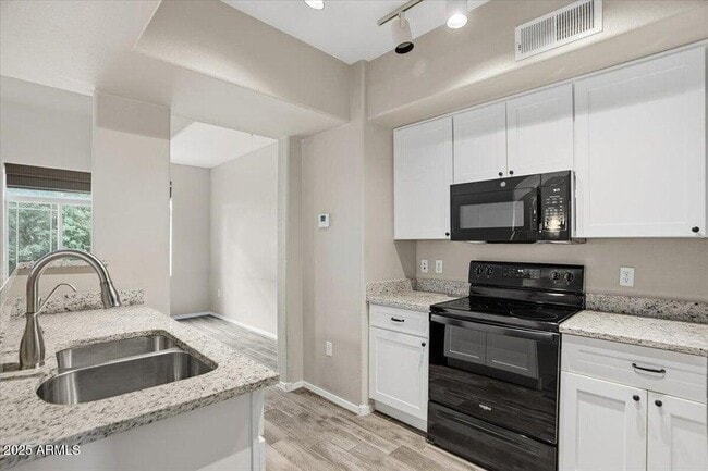 Foto del edificio - 2401 E Rio Salado Pkwy