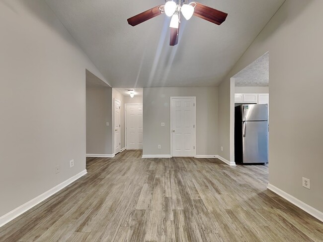 Building Photo - Beautiful Ranch Home 3 Bedroom 2 Bath