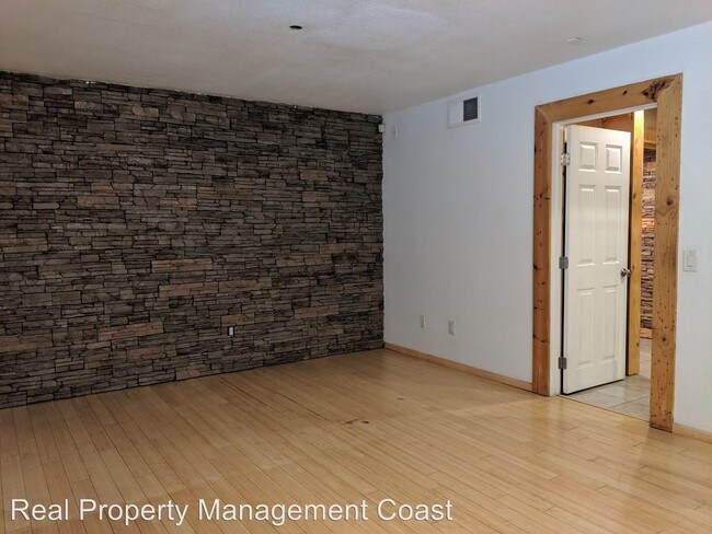 Foto del edificio - Studio, 1 bath House - 306 E Chestnut Ave #A
