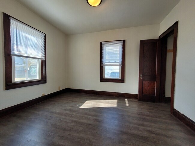 Building Photo - 1369 Chicago St