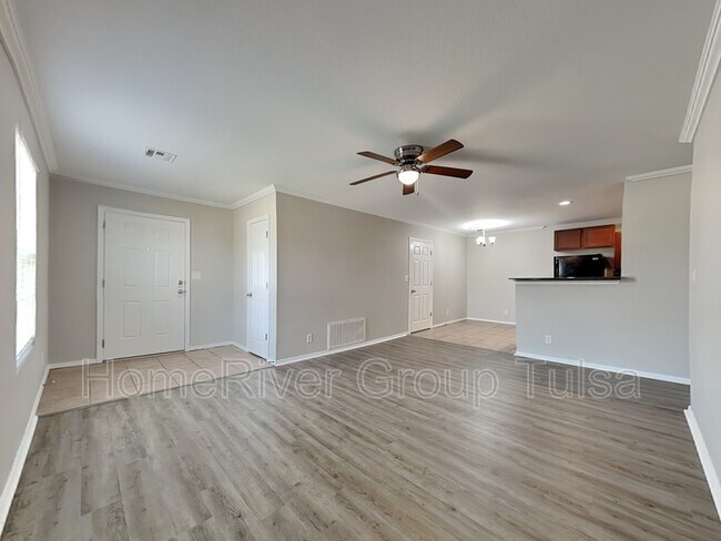 Building Photo - 5808 N 34th St