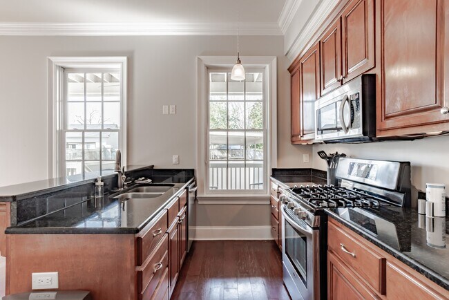 Building Photo - 254 Congress St