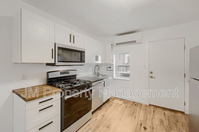 Foto del edificio - 3549 N Williams St