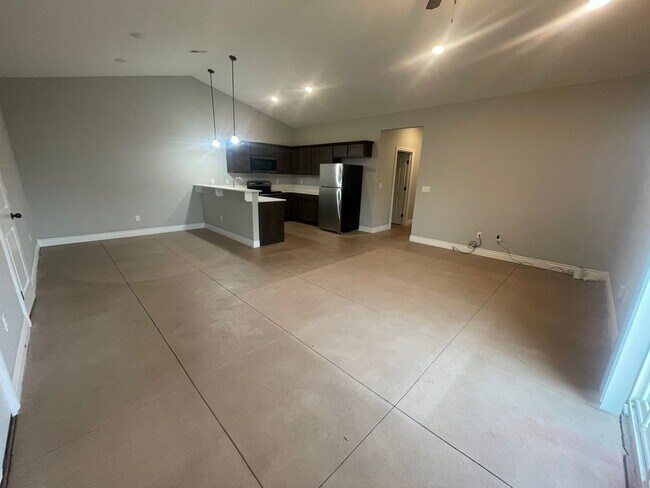 Building Photo - 1417/19/21 N Glancey St