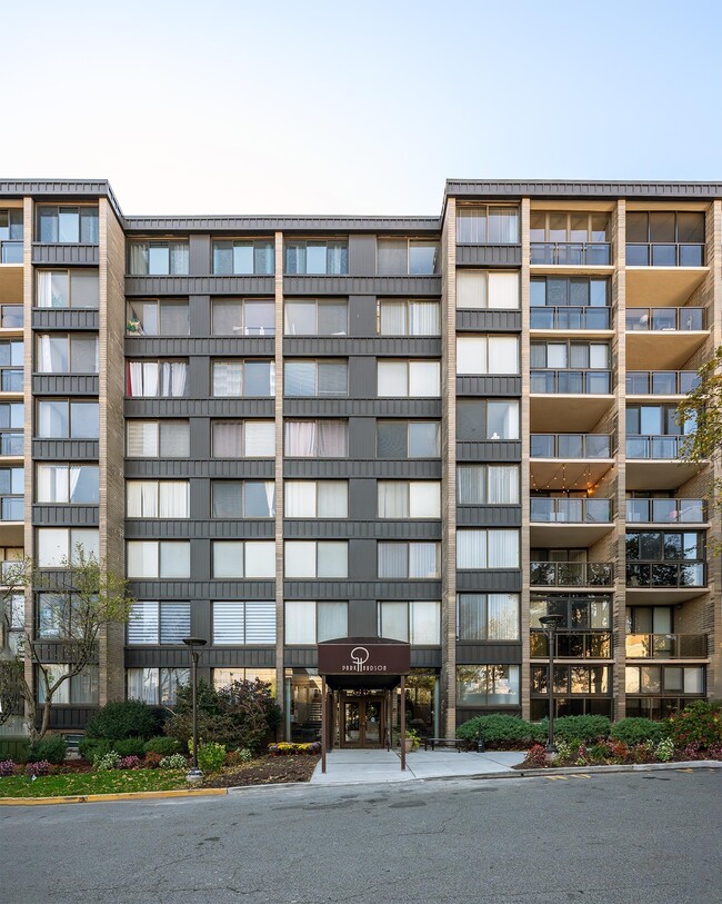 Building Photo - 9060 Palisade Ave