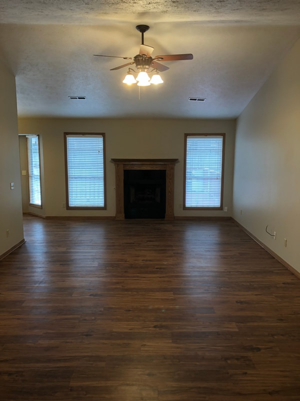 Building Photo - 653 Walnut Ridge St