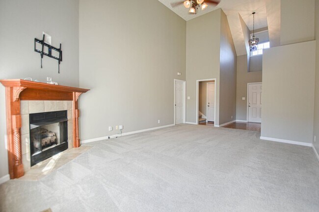 Foto del edificio - Dog Friendly Three Bedroom with Bonus!
