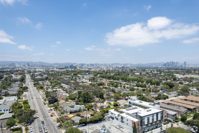 Mar Vista is approximately a 25-minute drive from downtown Los Angeles.