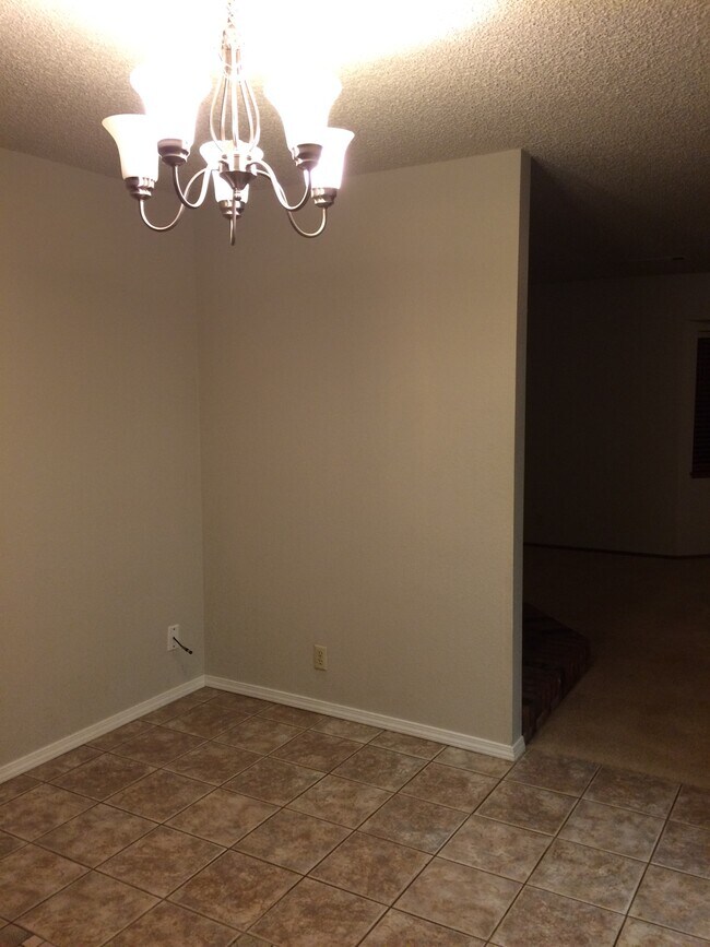 Building Photo - 2672 Sanford Ct