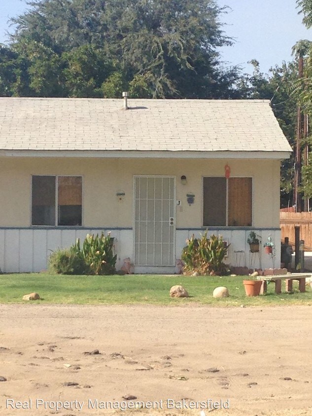 Primary Photo - 402 McCord Ave