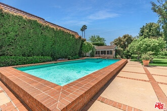 Building Photo - 721 N Linden Dr