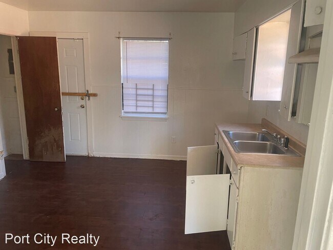 Building Photo - 1 br, 1 bath House - 3320 Catherine Dr