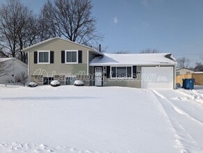 Building Photo - 4048 Kenyon Ave