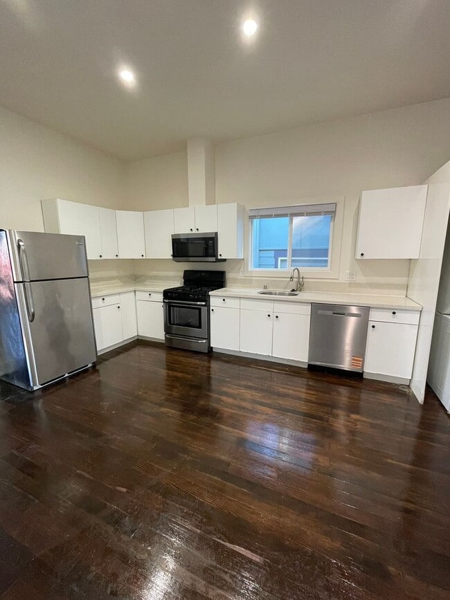 Building Photo - 1421 17th St