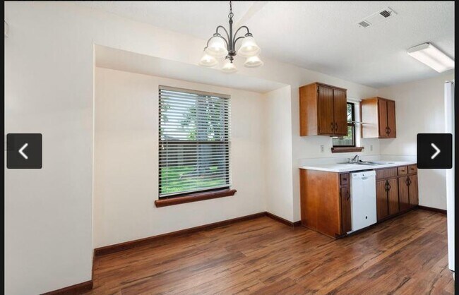 Foto del edificio - 413 Joellen Ln