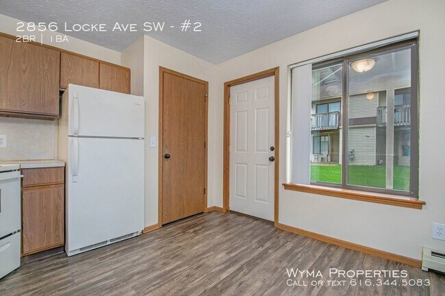 Building Photo - 2856 Locke Ave SW