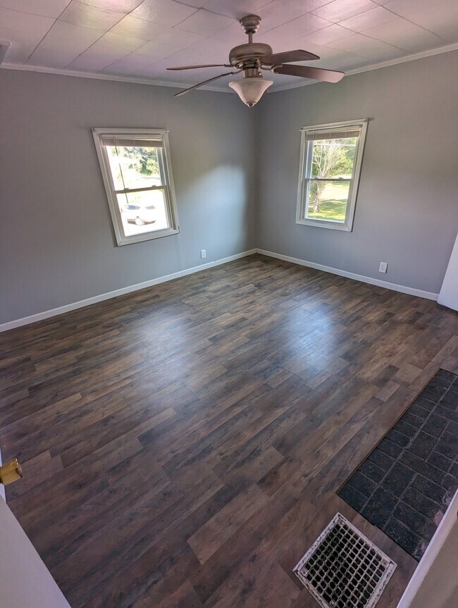 Building Photo - Adamsville