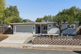 Building Photo - 2073 Overhill Rd