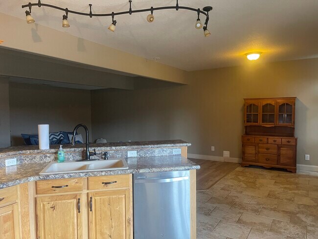 Foto del edificio - 1431 Heather Ln