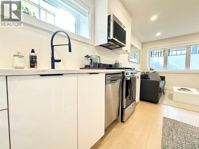 Photo du bâtiment - 1672 E 15th Ave