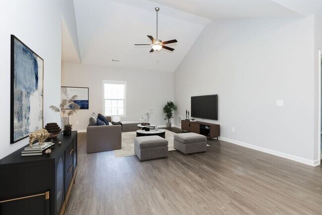 Building Photo - 1404 Pipeline Ave