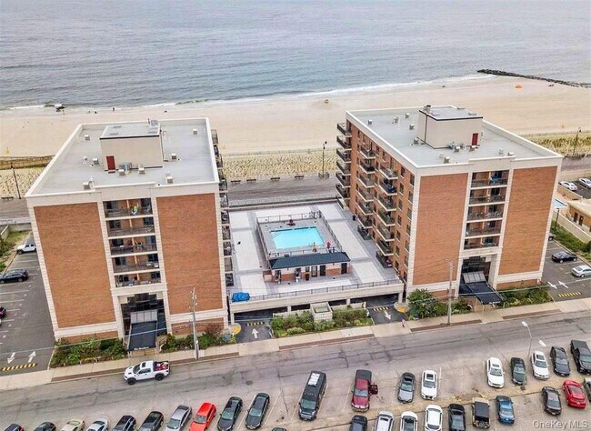 Foto del edificio - 230 W Broadway