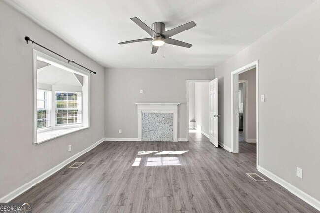 Foto del edificio - 1357 Lorenzo Dr SW