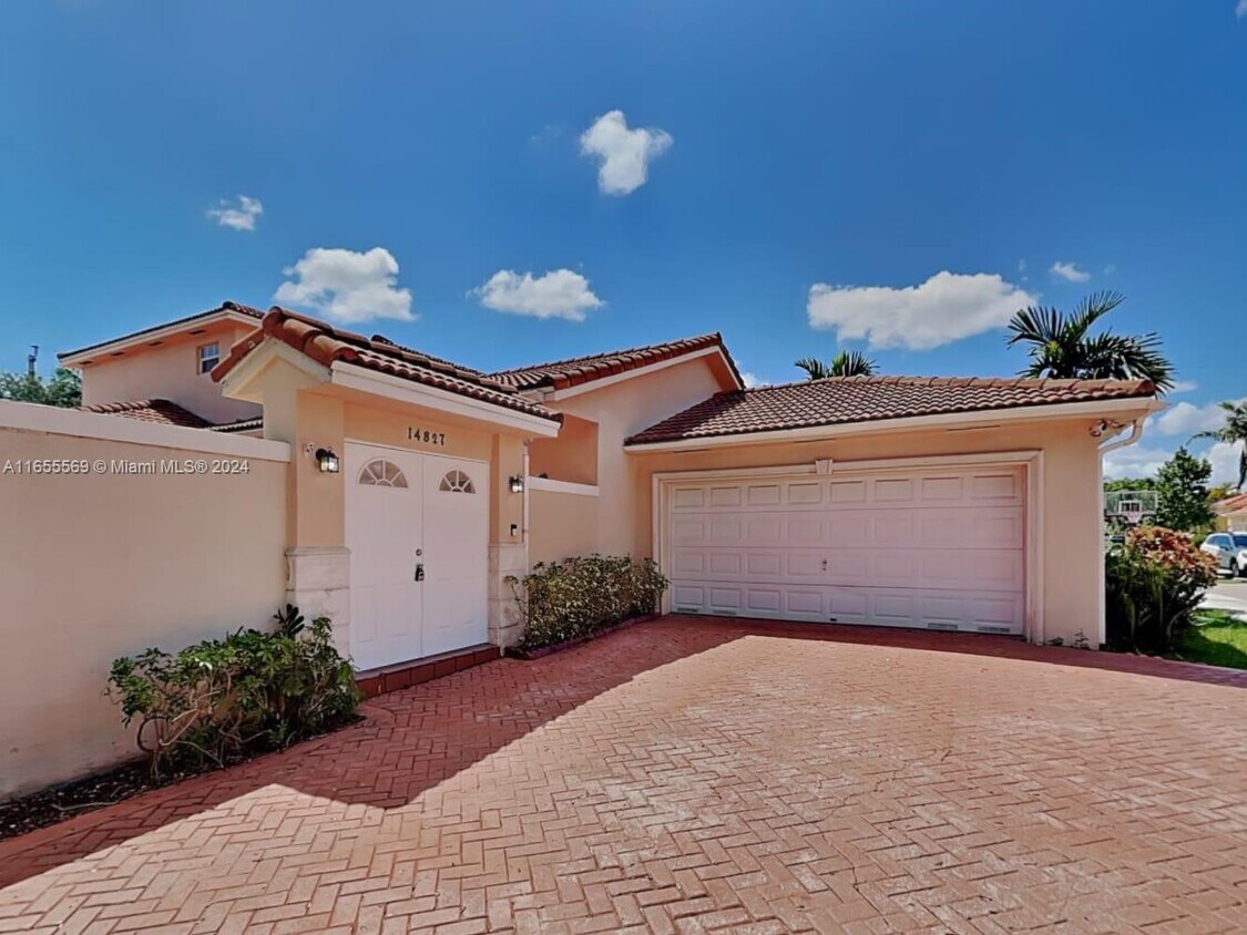 Foto principal - 14827 NW 87th Ct