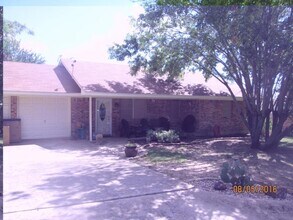 Building Photo - 1219 Vivienne St