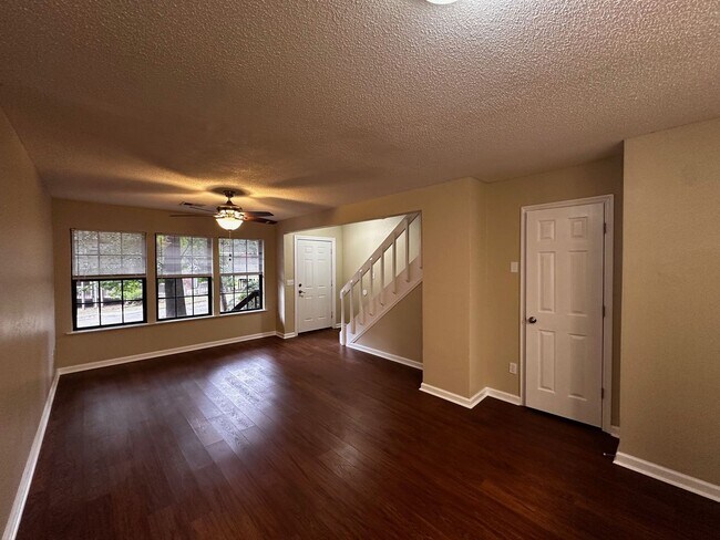 Building Photo - 797 Timber Way Court