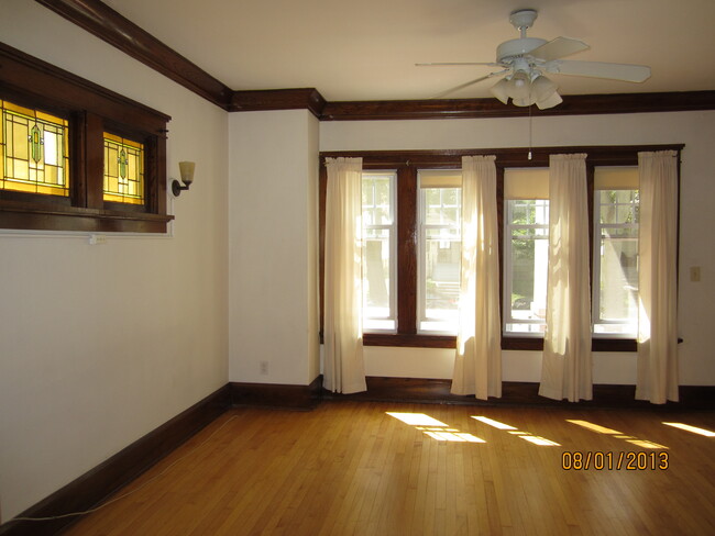 Foto del edificio - 2942 N Murray Ave